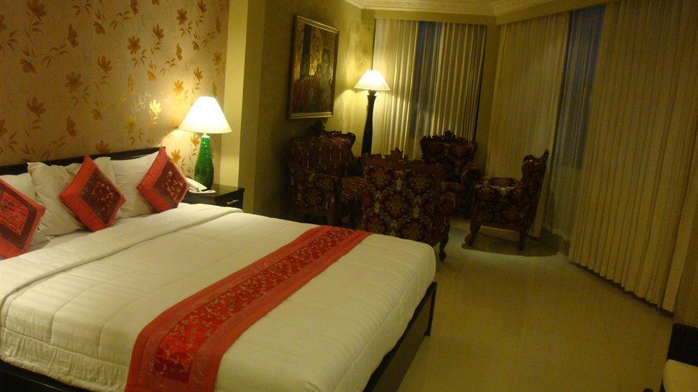 Puri Garden Hotel & Hostel Ubud  Exterior photo
