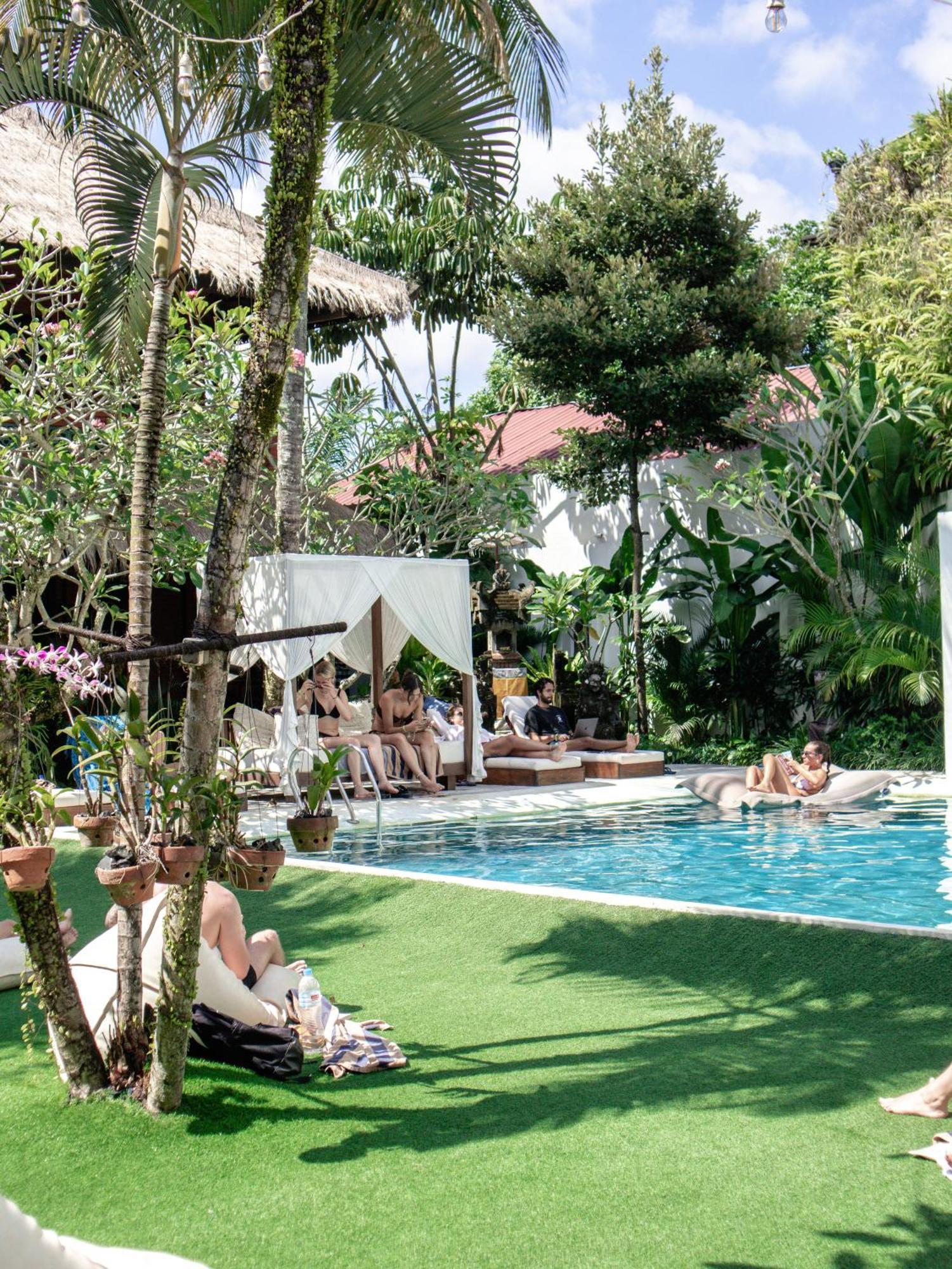 Puri Garden Hotel & Hostel Ubud  Exterior photo